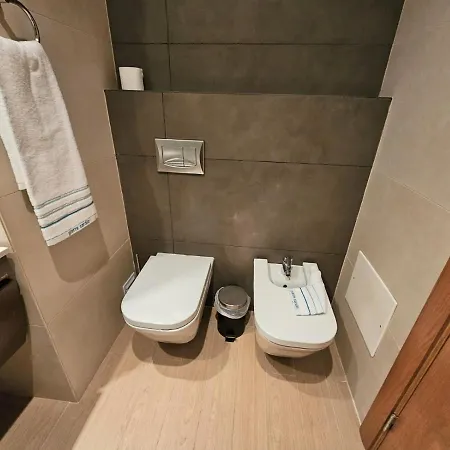 Modern Luxury Prime Flat Garage Apartment *