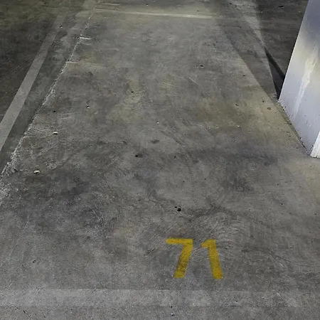 Apartment Modern Luxury Prime Flat Garage